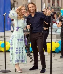 Олега Винника и его жену Таюне на свежих фото заподозрили в злоупотреблении уколами красоты