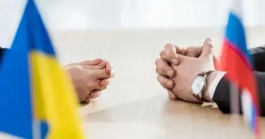 Перемовини про мир під час бойових дій – це не перемовини, а тиск агресора на жертву і затягування часу