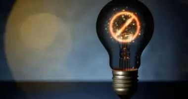 Відключення світла в Україні 5 грудня: в Укренерго озвучили графіки