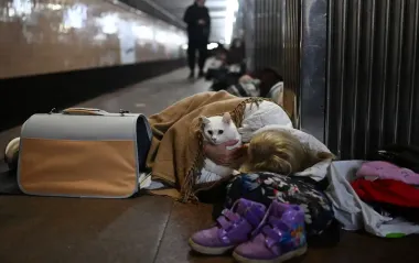 Метро Києва рятує від обстрілів: що важливо взяти на ніч і як поводитись під час тривоги