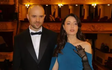 Надя Дорофеева поразила элегантным образом на концерте Монатика