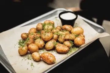 Шесть вкусных блюд из картофеля для тех, кому лень готовить