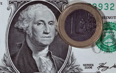 НБУ снизил курс доллара на 13 копеек