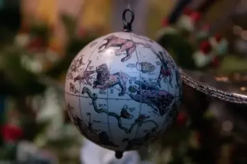 Гороскоп на сегодня 6 декабря: неожиданности Львов, гармония Весов и мощность Водолеев