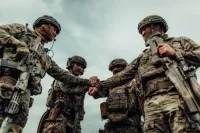 Алкоголіки, наркомани та шизофреніки: кого ТЦК мобілізують до війська