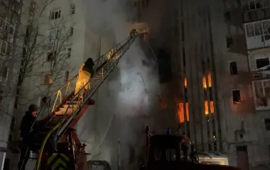 Нічний обстріл Охтирки на Сумщині: горіли квартири, евакуйовані десятки людей (фото)