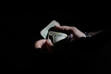 Курс валют на 8 грудня: гривня зміцнилася до долара та євро