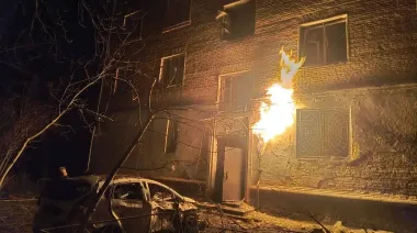 Russian drone explodes near high-rise building in Chernihiv: gas pipeline on fire, 3 injured – photos