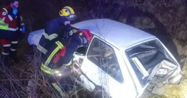 В Киеве на кольцевой столкнулись три авто: спасатели деблокировали водителя из легковушки