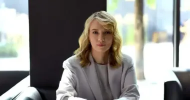 Елена Шуляк: Государство увеличивает финансирование на модернизацию больниц и поддержку врачей