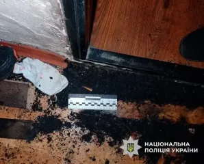 В Киеве женщина подожгла двери собственной дочери: полиция сообщила шокирующие детали (фото)