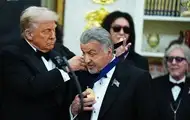 Сильвестр Сталлоне отримав премію Центру Кеннеді з рук Дональда Трампа