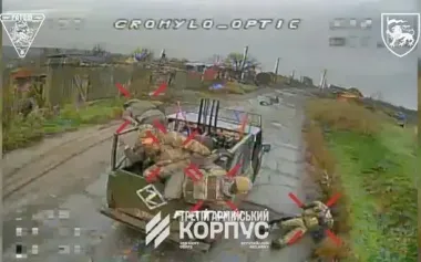 Pilots of the 3rd Army Corps destroy vehicle with Russian infantry in a single drone strike. VIDEO