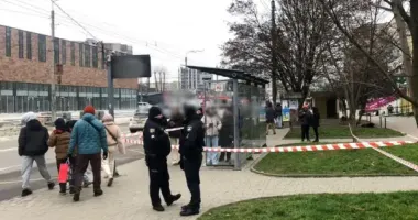 Жителька Івано-Франківська поранила ножем двох перехожих – жінку й 9-річного хлопця: їй оголошено підозру