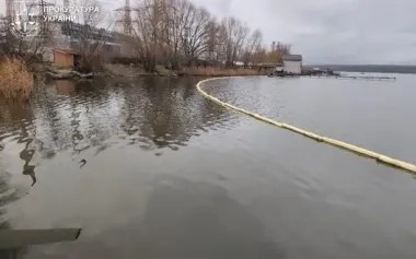 Fuel oil spill recorded in Southern Bug near Ladyzhyn TPP. PHOTOS