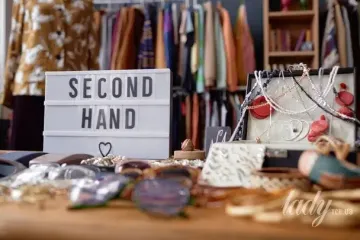 Сокровище из секондгенда: мужчина не поверил глазам, когда проверил карманы приобретенной куртки