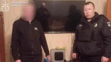 В Сумах мужчина стрелял из окна многоэтажки, ранил 6 подростков