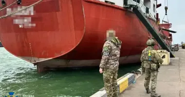 СБУ арештувала в Одесі судно РФ, яке незаконно вивозило зерно з Криму