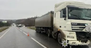 На Тернопольщине столкнулись два грузовика