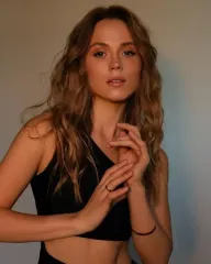 Анна Кошмал з'явилась на публіці разом із чоловіком і пояснила, чому його приховує