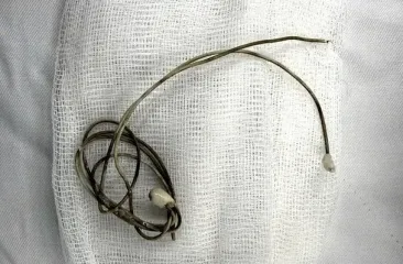 Подросток вонзил в пенис зарядный кабель: чем это закончилось (фото)