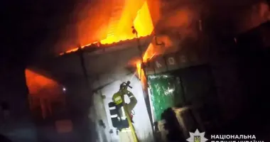 Матеріальна шкода на пів мільйона: на Рівненщині чоловіки підпалили кіоски на ринку