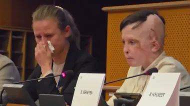 Interpreter in EU Parliament couldn't hold back tears relaying story of 11-year-old Ukrainian – video