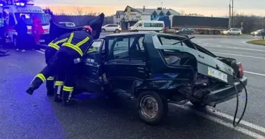 Неподалік Хмельницького зіткнулися автомобілі: рятувальники ліквідували наслідки ДТП