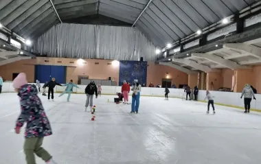 Кияни подали петицію проти закриття льодової арени "Крижинка": що відомо