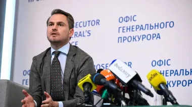 Кравченко вдруг заявил, что не собирается в отставку и "за каждым придет лично"