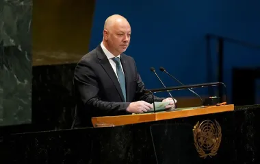 Парламент Болгарии принял отставку правительства на фоне масштабных протестов