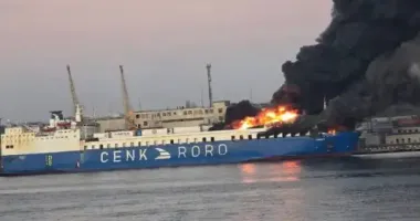 В Одессе в результате атаки РФ горит турецкое судно