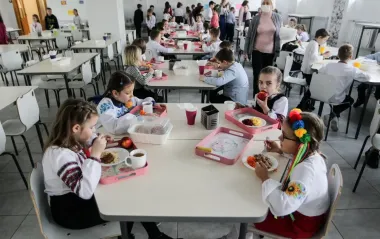 Скандал с питанием школьников в Николаеве: открыли производство и начали проверки