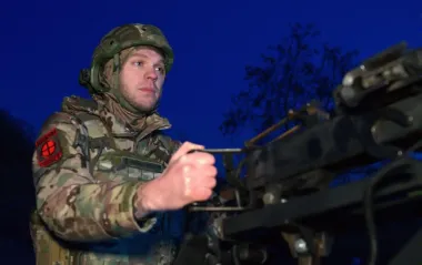 У Миколаєві пролунали вибухи на тлі ракетної атаки