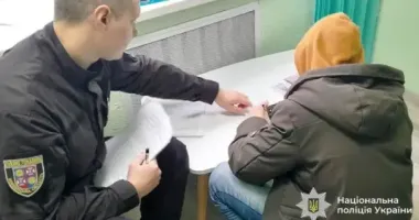 В Виннице 15-летний парень напал в подъезде на 10-летнюю девочку