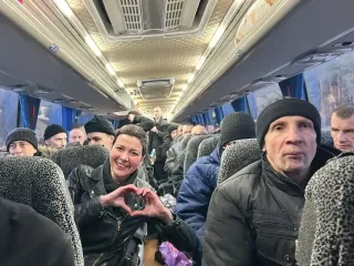 Беларусь передала Украине 114 освобожденных политзаключенных — первые фото
