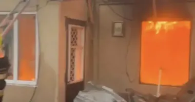 Из-за обстрела в Одессе горел дом мужчины, который в прошлом году в результате удара РФ потерял жену и сына