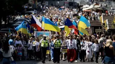 Пакуйте валізи, час додому: українських біженців можуть позбавити захисту ЄС