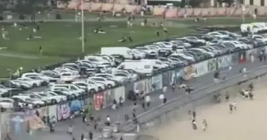 Масова стрілянина на пляжі Бонді-Біч у Сіднеї: поранено щонайменше 6 людей