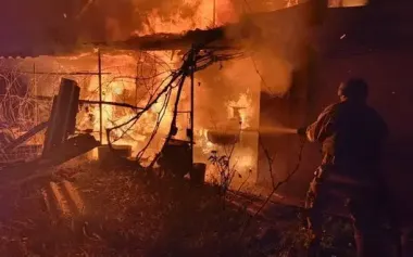 Throughout night, Russians struck Dnipropetrovsk region: fires raged, houses, a restaurant and power lines were damaged. PHOTOS
