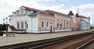 Россияне атаковали Днепропетровщину: поврежден вокзал в Пятихатках