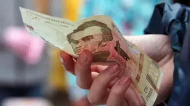 "Тысячу Зеленского" можно тратить на продукты: какие магазины вошли в список