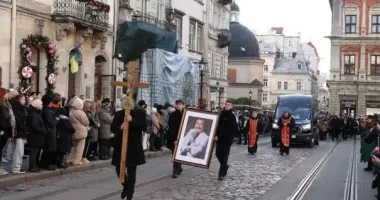 Во Львове на Лычаковском кладбище под легендарную песню певца простились со Степаном Гигой