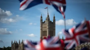 Новая руководительница британской разведки обвинила Путина в затягивании переговоров по Украине