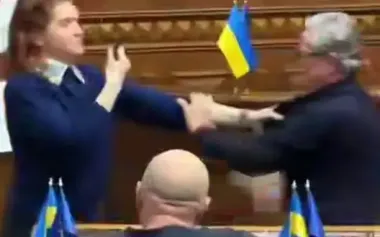 Clash took place in Rada between Bezuhla and Taruta: MP blocked rostrum. VIDEO