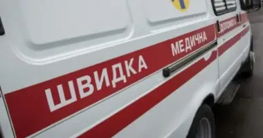 Росіяни вдарили по Херсону: один з поранених – у тяжкому стані