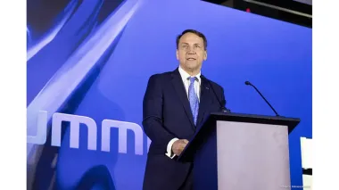 Sikorski responds to Russian FM spokeswoman's statement that Lenin was ‘architect’ of Poland