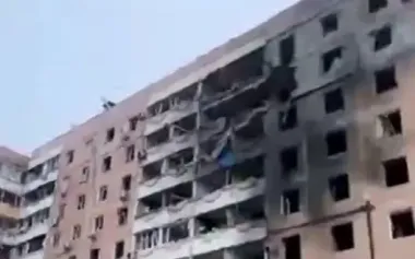Russian forces strike Zaporizhzhia with KABs: residential building hit. VIDEO