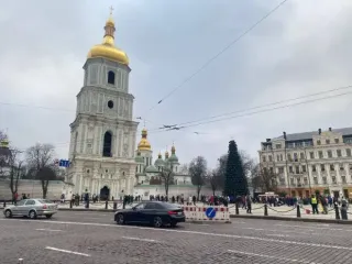 Україна зустрічає 2026 у темряві: 7 способів повернути новорічний настрій, коли світла немає по 16 годин