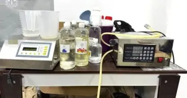 27 тысяч флаконов и сотни тысяч наличных: в Хмельницком разоблачили подпольных производителей вейп-жидкостей